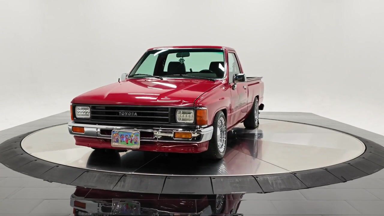 1987 Toyota Pickup walkaround